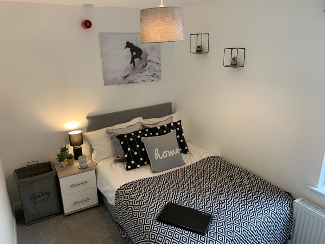 A Smarter Way to House Share!Next to Train Station Main Photo