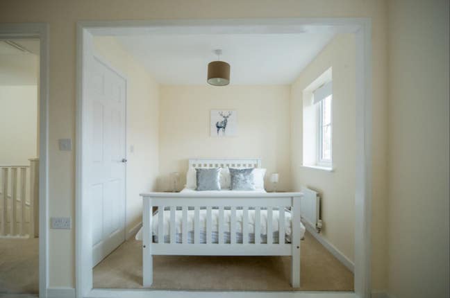 Double Room for Rent Epsom KT17 Main Photo
