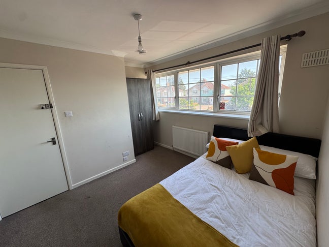 Spacious Double Rooms Main Photo
