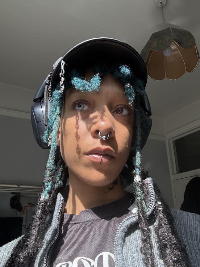 Female, 24 - Looking for single/ double room!  Main Photo