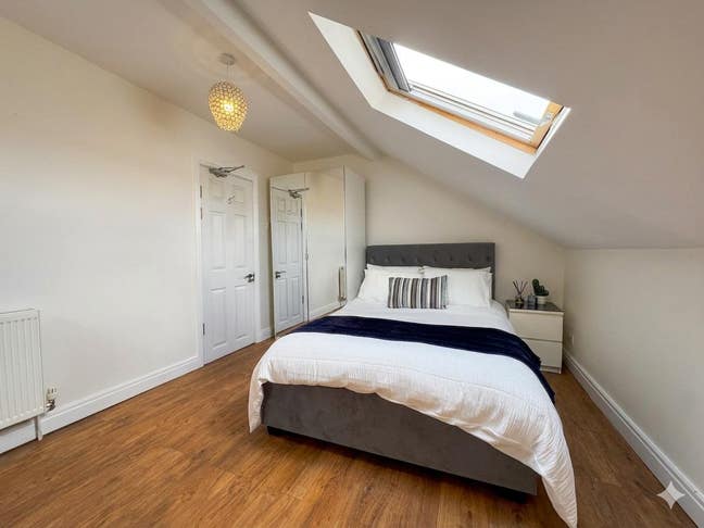 Proffessional Luxury House Share Cleaner Included  Main Photo