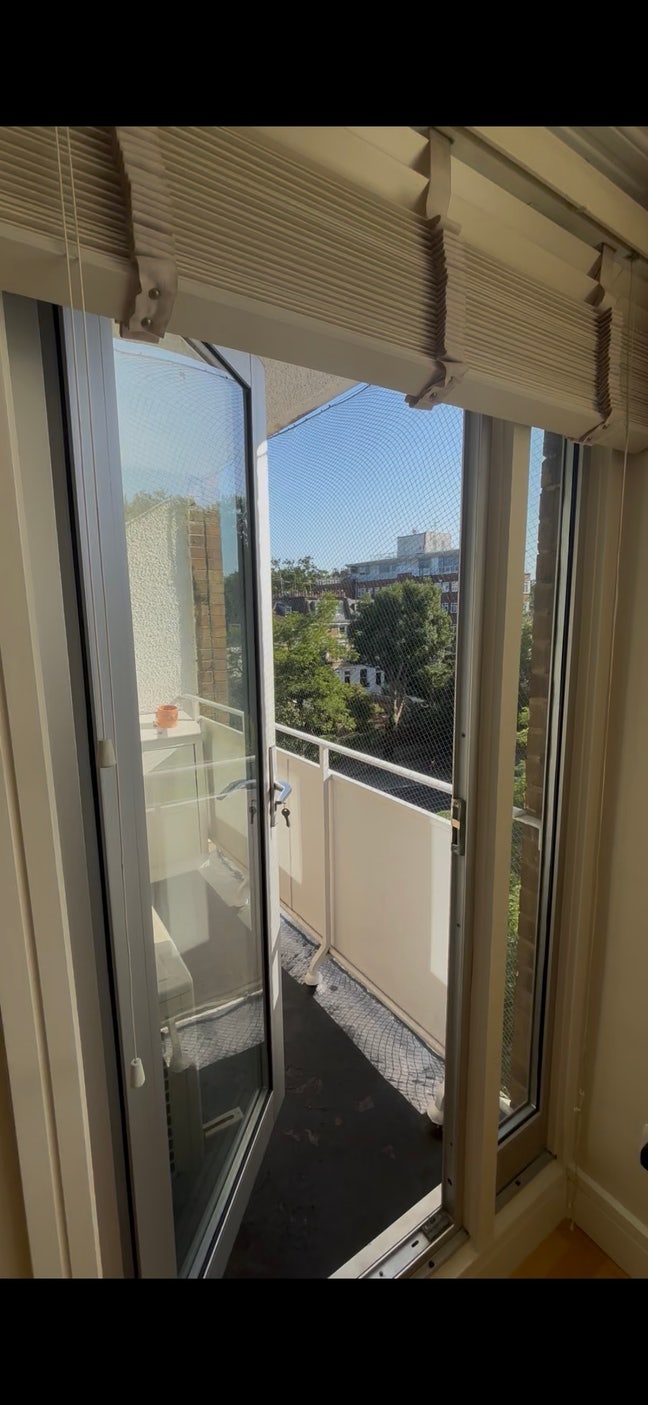 1 room in 2 bed in Notting Hill Main Photo