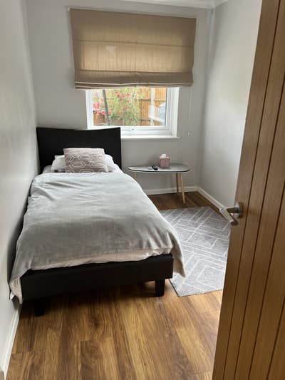 Single room to rent Knaphill  Main Photo