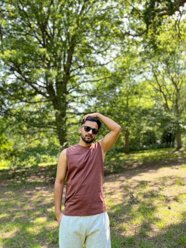Professional Male seeks a single or double room Main Photo