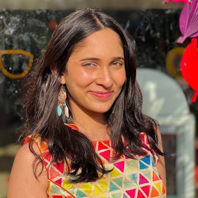 Professional Female seeks a single or double room Main Photo