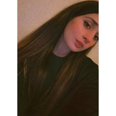Professional Female seeks a single or double room Main Photo