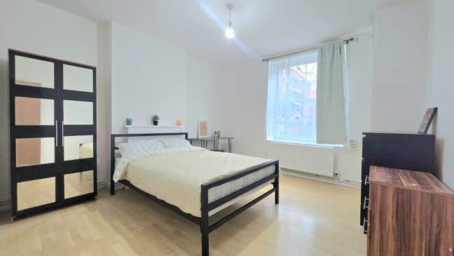 2 Dbl Rooms in Shadwell E1 Next to DLR Main Photo