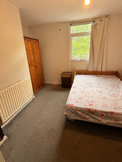 Double room available in Walsall  Main Photo