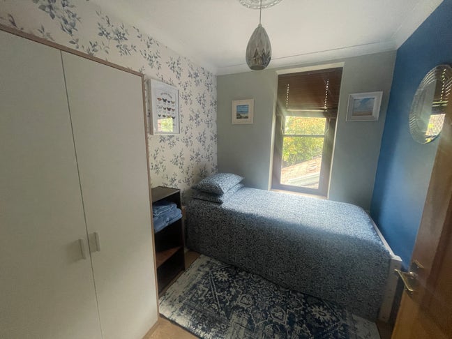 Lovely room in peaceful house Main Photo