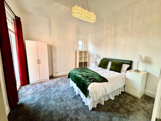 Double room with garden access in Willesden Green  Main Photo