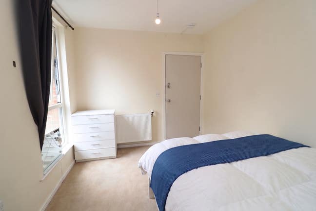 Stunning Room - Acton - Modern Flat Available Now! Main Photo