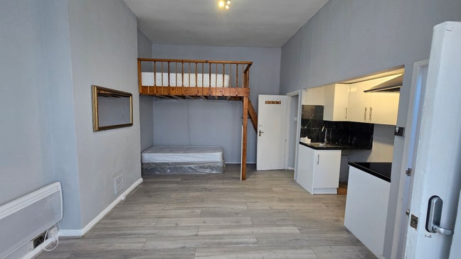 Cricklewood***Large Double Studio Flat**Self Conta Main Photo