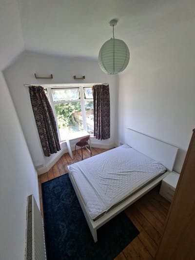 Double rooms in big house near to town centre Main Photo