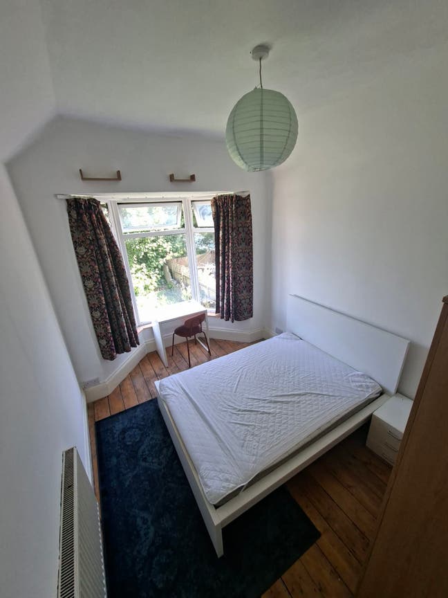 Double rooms in big house near to town centre Main Photo