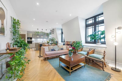 Brixton 1-bed flat: 2 mins to tube, short let Main Photo