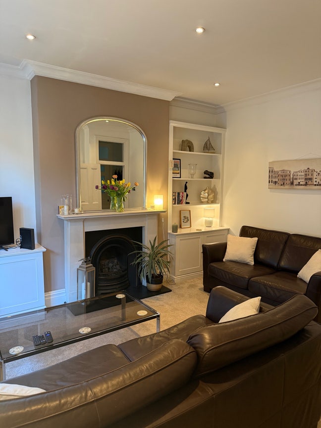 Clapham South Double Bedroom in Large Flat Main Photo