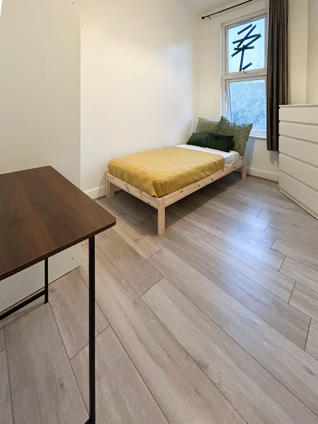 Good size Single Room - &pound;700 Main Photo