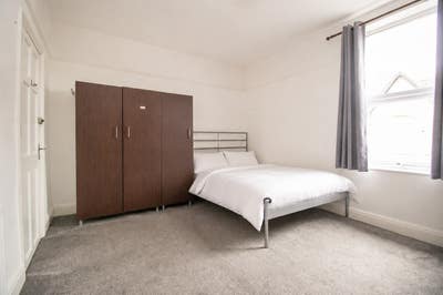 1 Double Room in L7 Ready 03/07/2026! Main Photo