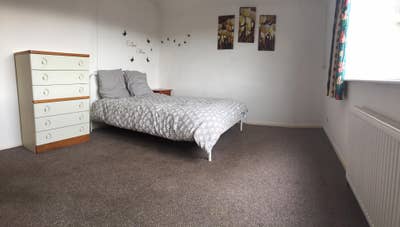 Large Room To Rent In Shared House. Main Photo