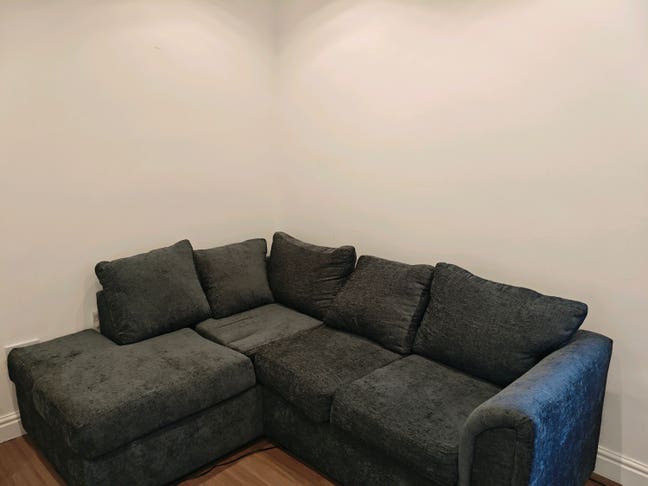 Room in Penn road  Main Photo