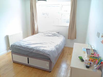 Single&Double Rooms Available~Woodley Reading Main Photo