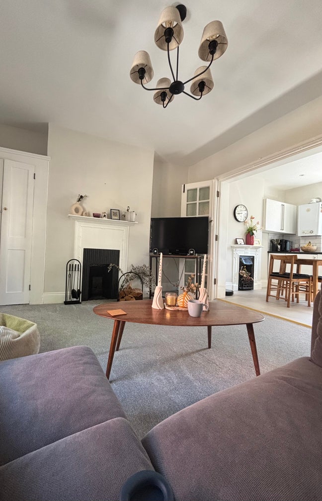 Double room in a bright and cosy flat Main Photo
