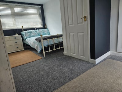Double room in shared property Main Photo