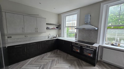 Newly Decorated 5 Bedroom maisonette Main Photo