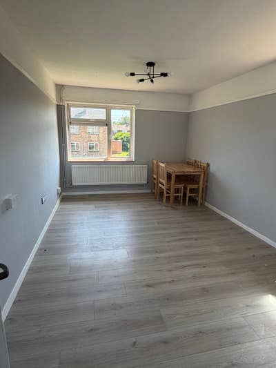 Spacious 1 Bedroom Flat in Tunbridge Wells – TN2 Main Photo