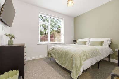 Brand New Double Furnished Rooms Available Now  Main Photo