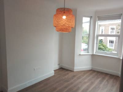 Well Presented 3 Bedroom Flat – E9 Main Photo
