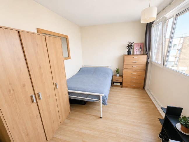 HUGE Room🌿Walk To Vicky Park+Canal✨🏡🚆 Main Photo
