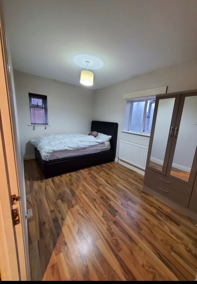 Double bed room available from June 1 st  Main Photo
