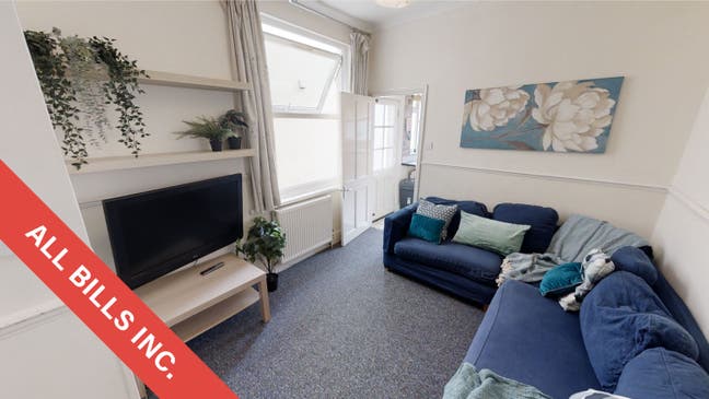 Bills Included Double Rooms available for students Main Photo