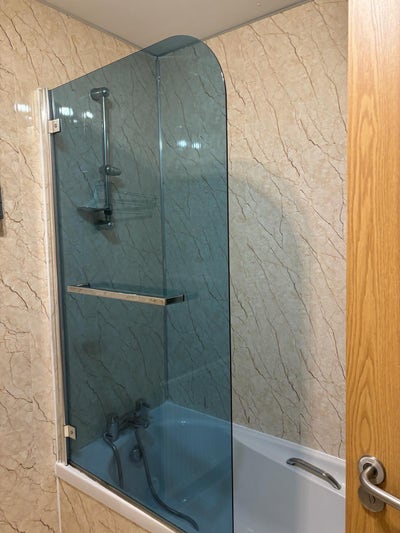 Room in 3 bed flat available Council Tax Band D Main Photo