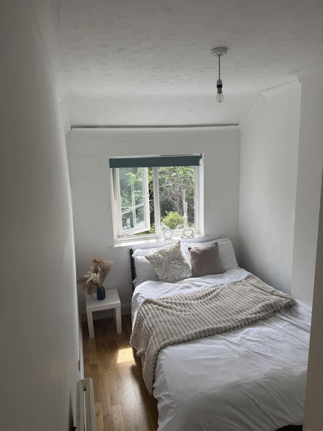 Small single/box room Main Photo