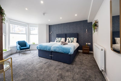 2 Bed Flat - Contractor friendly Main Photo