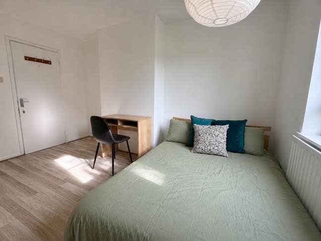 2 ROOMS - Aldgate East | ZONE 1!!! Main Photo