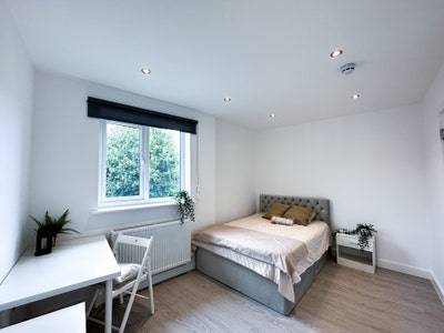 Double ensuite - Neasden Main Photo