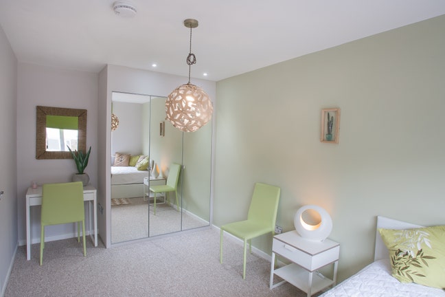Your NEW EN SUITE ready for Summer! Main Photo