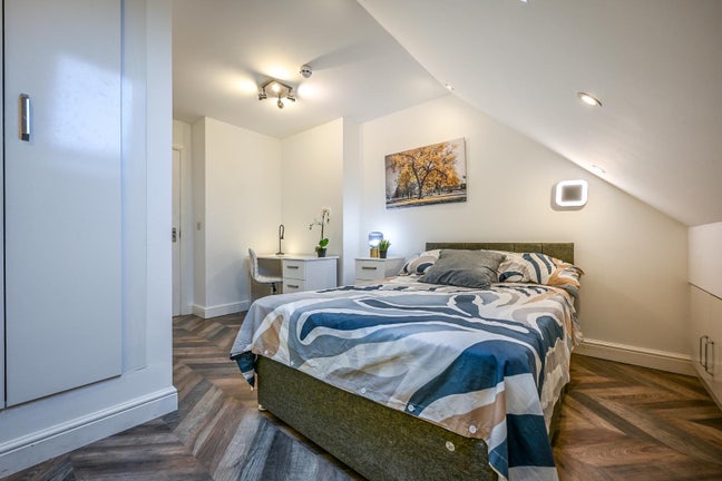 12 Bed WOW Factor 🏡 Main Photo