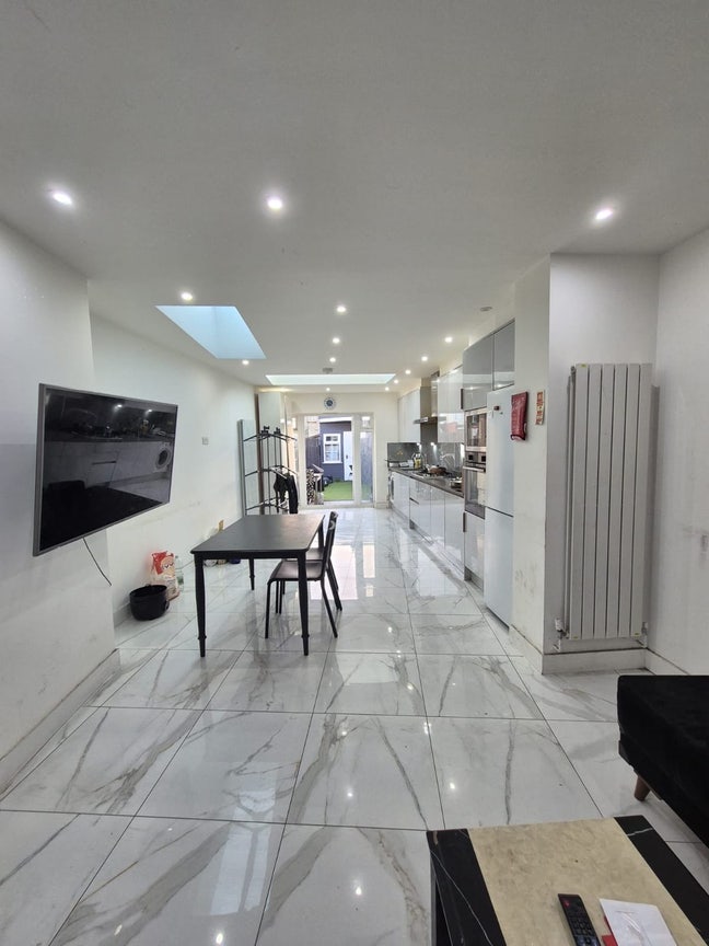 Luxury Room Available  Main Photo