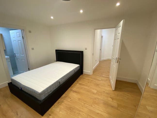 Room available in Acton from July 1st Main Photo
