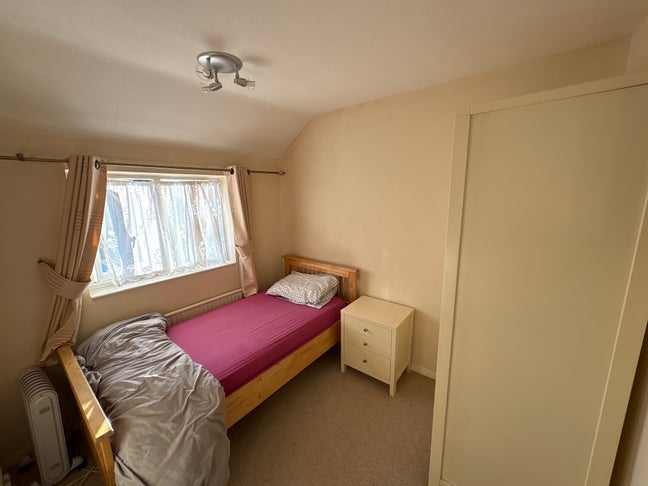 Double and single room  Main Photo