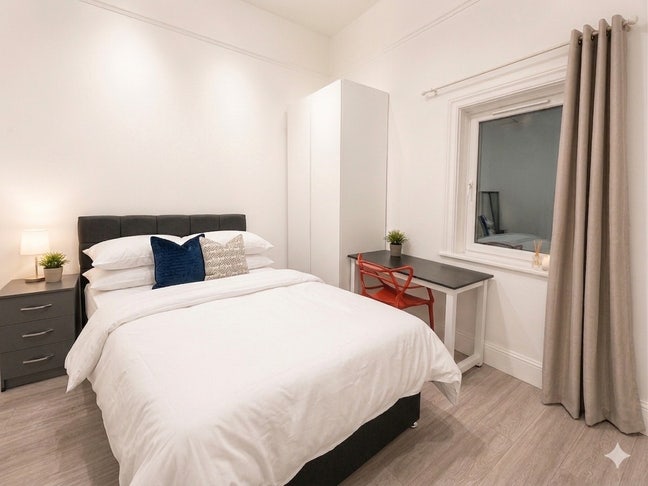 Fabulous location in West Hampstead  Main Photo