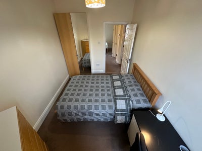 Prof room avail now in Sandyford 3 bed flat &pound;128pw Main Photo