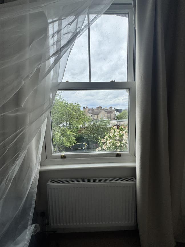 Female Lodger Wanted – Family Home Near East Croyd Main Photo