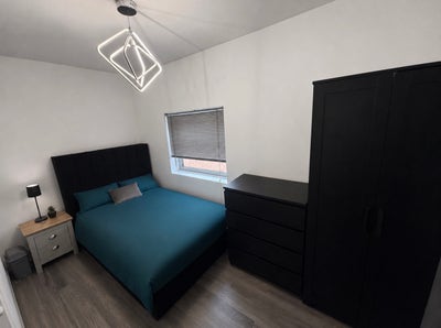 Modern house in Great Barr Birmingham 1 room left Main Photo