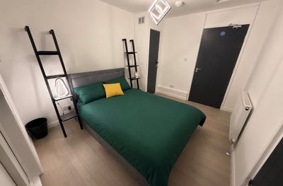 Room in Modern House,Hospital WS3 & Bloxwich  Main Photo