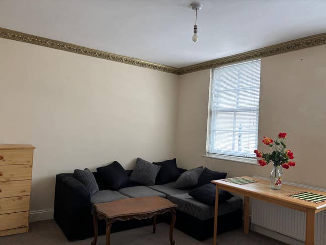 &pound;1850: West Kensington One Bedroom Flat to Rent Main Photo